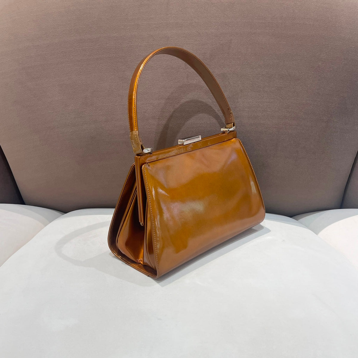 Gucci Vintage Cognac Leather Kiss-Lock Frame Handbag