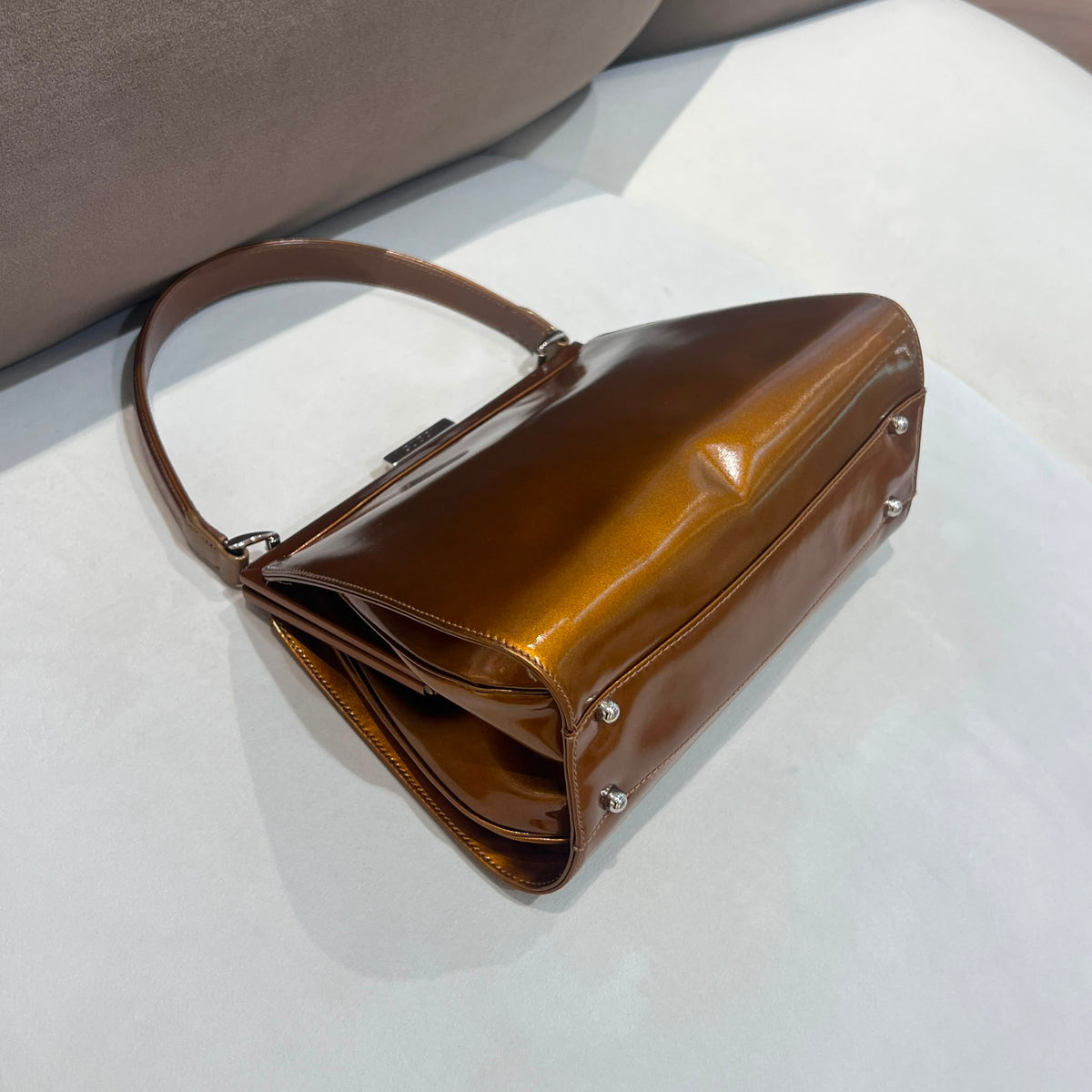 Gucci Vintage Cognac Leather Kiss-Lock Frame Handbag