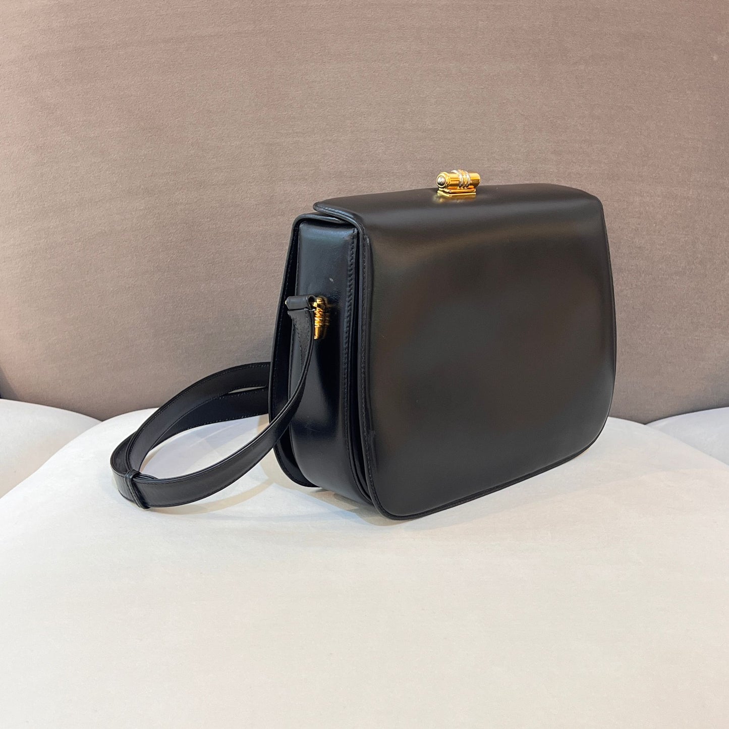 Gucci Vintage Turn Lock Box Black Leather Shoulder Bag
