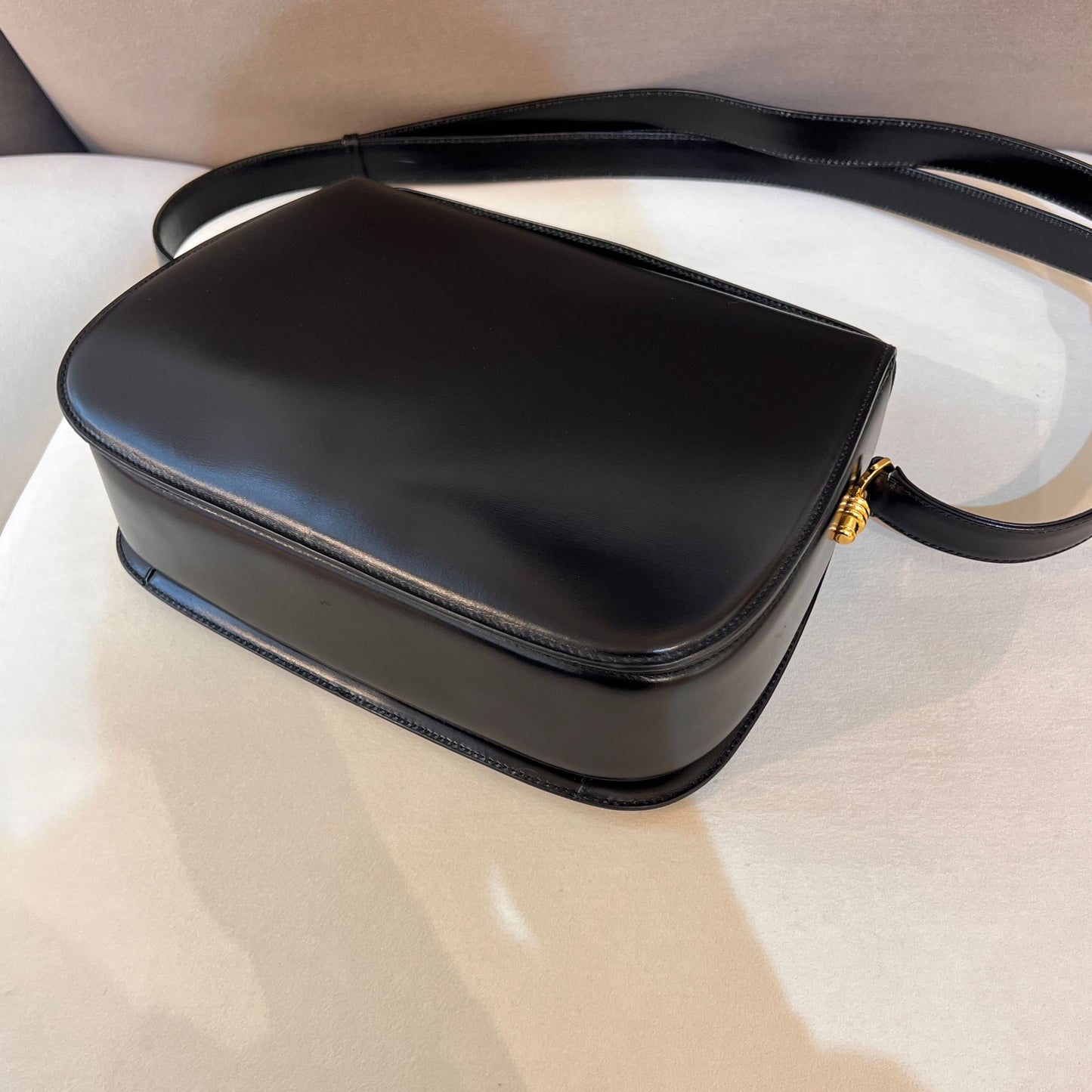 Gucci Vintage Turn Lock Box Black Leather Shoulder Bag