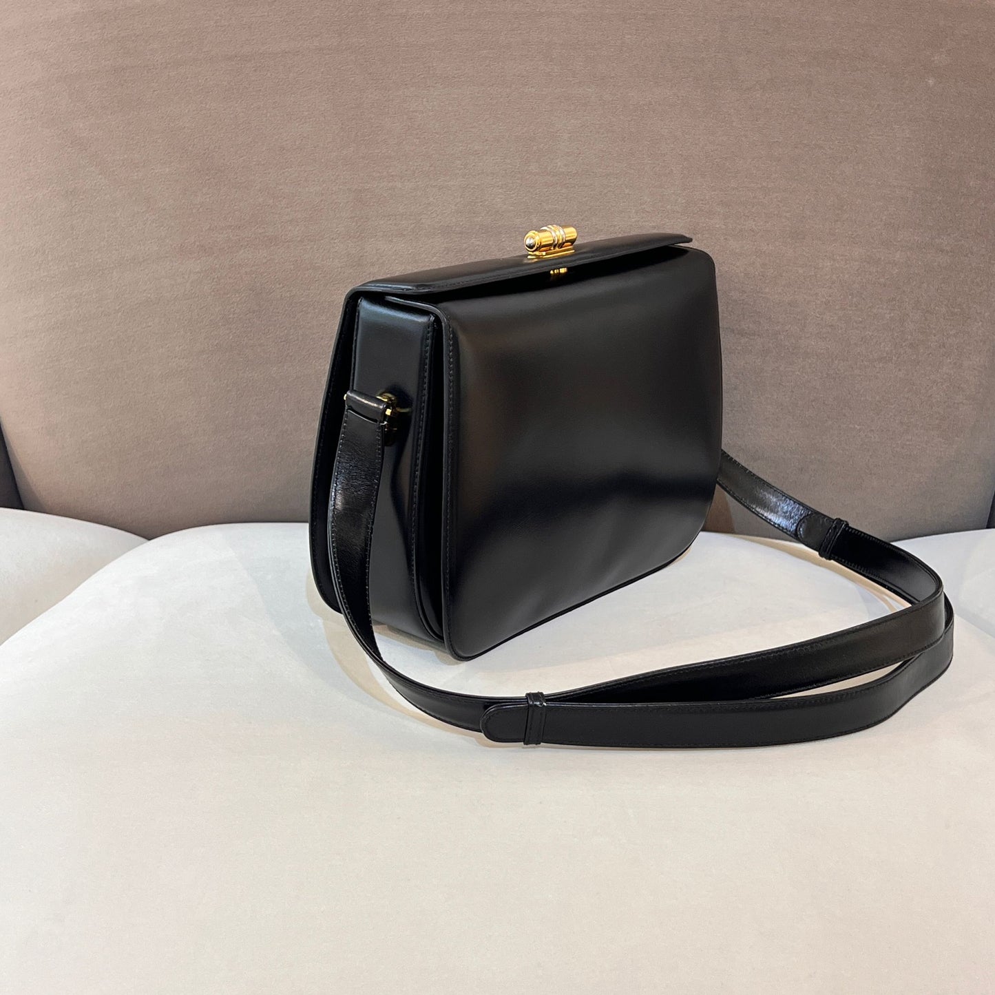 Gucci Vintage Turn Lock Box Black Leather Shoulder Bag