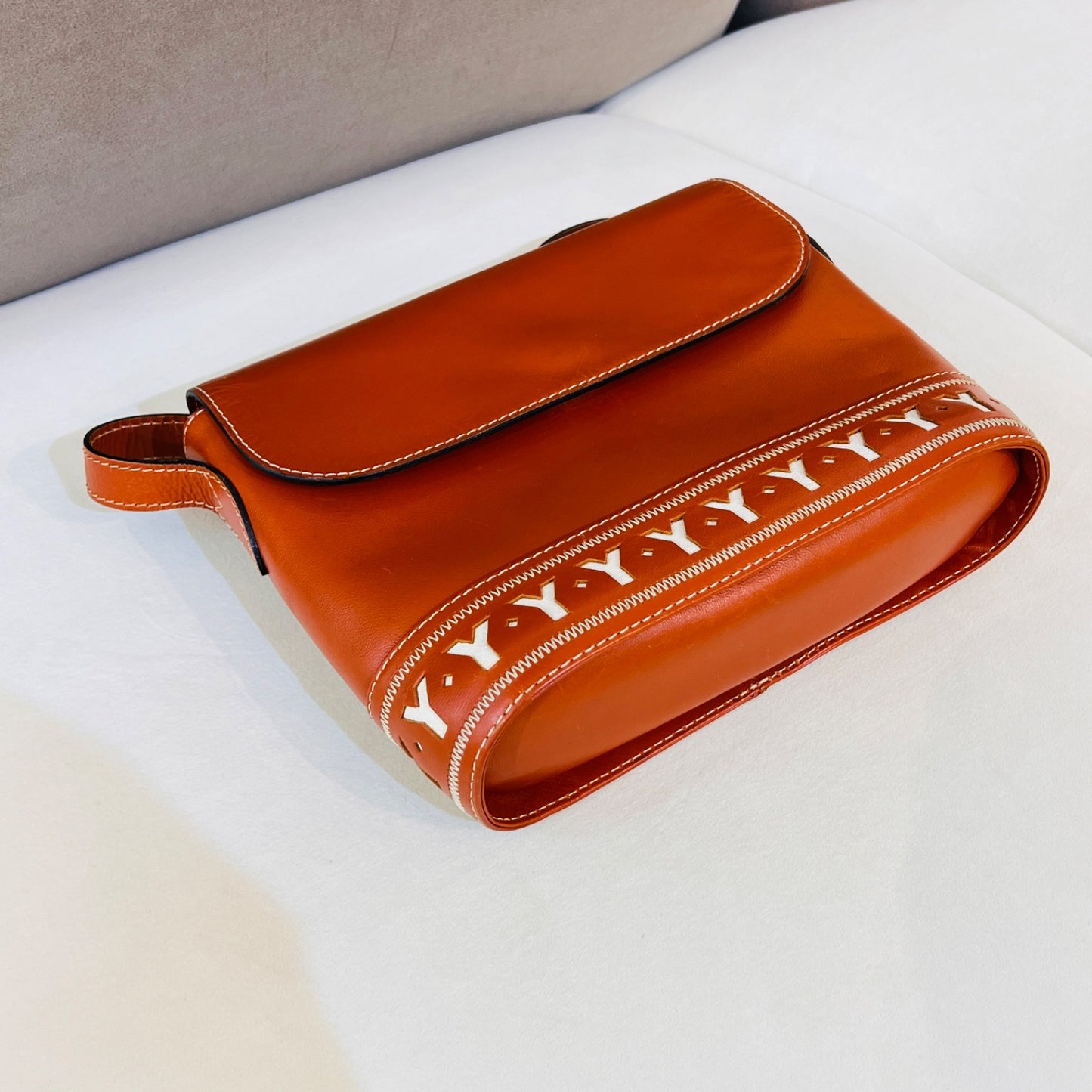 Yves Saint Laurent Vintage Cassandra Y-Line Tan Leather Shoulder Bag