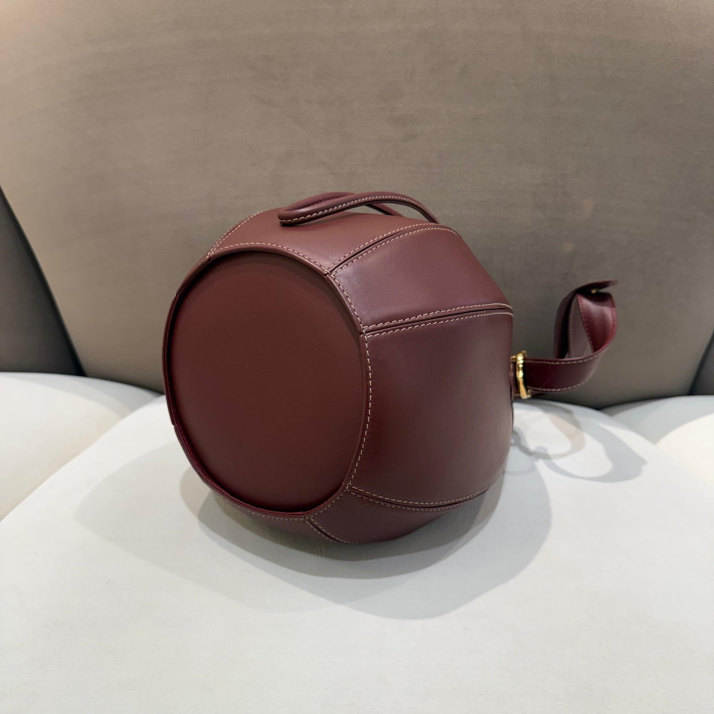 Cartier Vintage Must De Cartier Burgundy Leather Drawstring Shoulder Bag