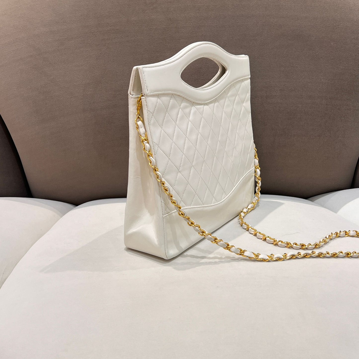 Chanel 復古白色小羊皮經典復古購物袋