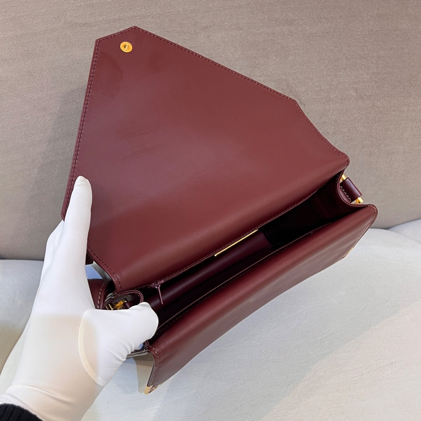 Cartier Must Line Vintage Burgundy Leather Gold Logo Shoulder Bag