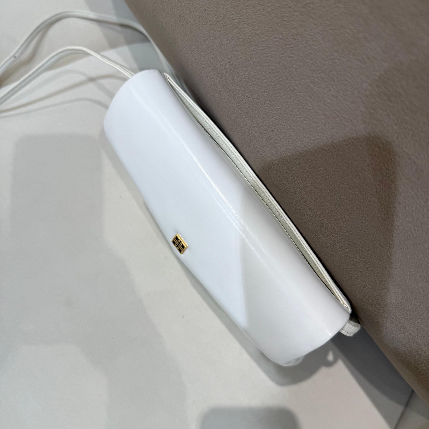 Givenchy Vintage White Leather 4G Logo Shoulder Bag