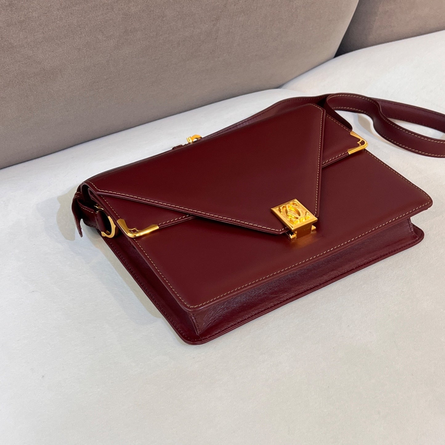 Cartier Must Line Vintage Burgundy Leather Gold Logo Shoulder Bag