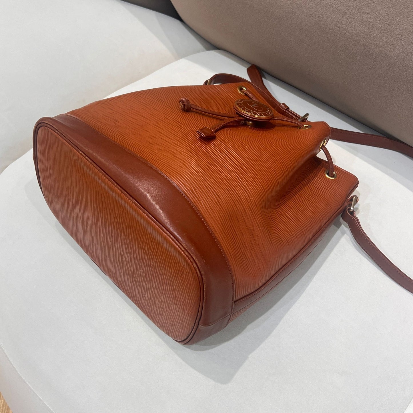 Valentino Garavani Vintage Textured Leather Brown Drawstring Bucket Shoulder Bag
