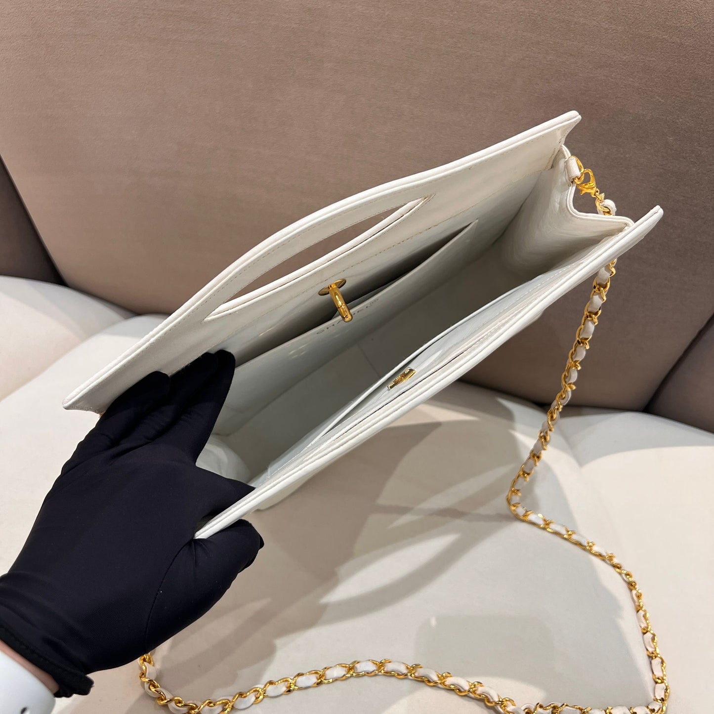 Chanel 復古白色小羊皮經典復古購物袋