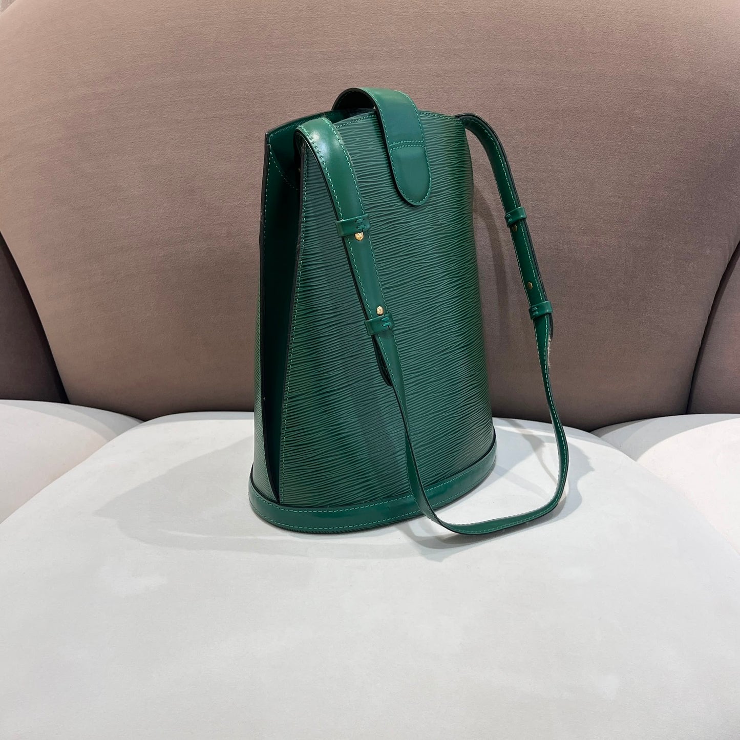 Louis Vuitton Vintage Borneo Green Epi Leather Cluny M52254 Shoulder Bag