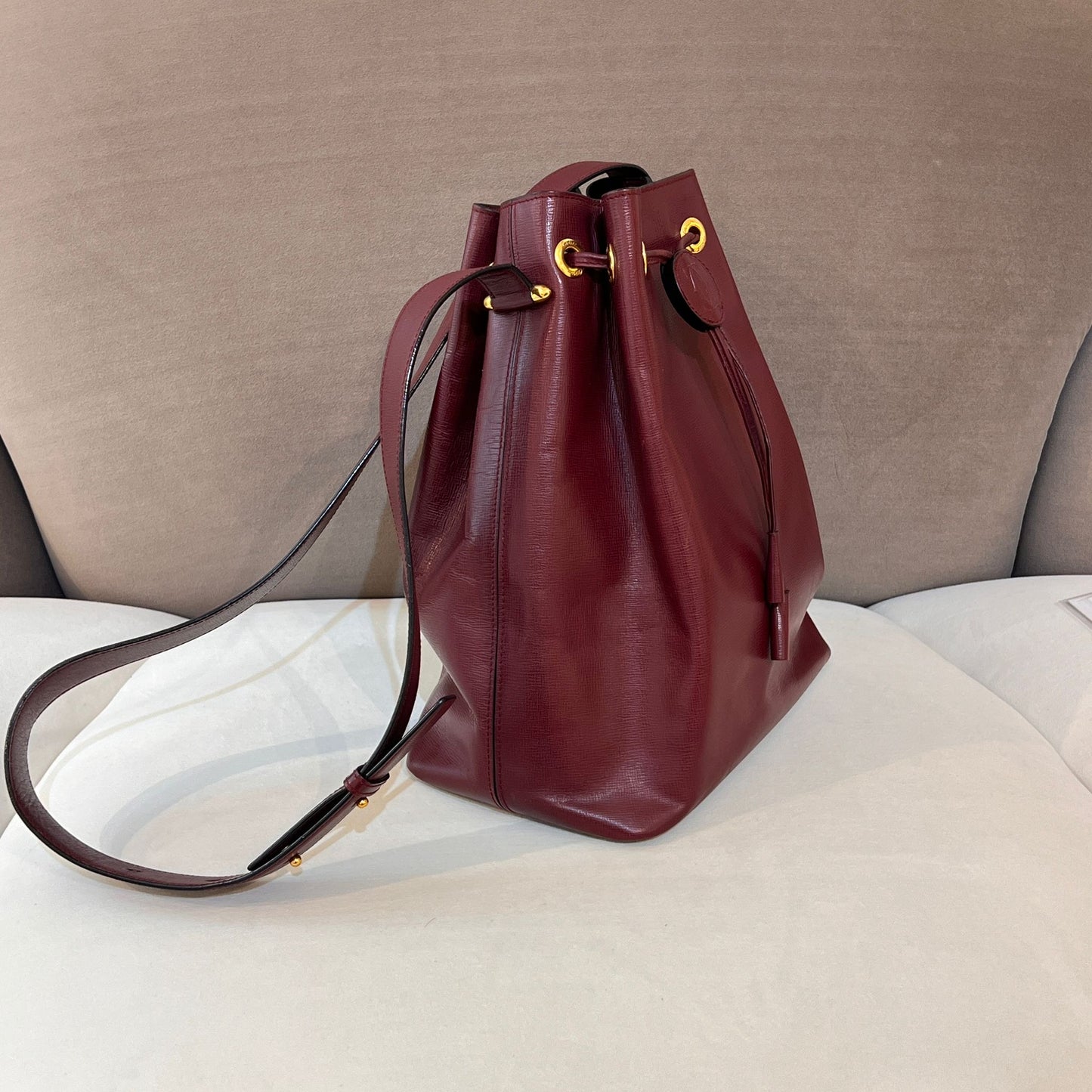 Cartier Vintage Must De Cartier Bordeaux Leather Drawstring Shoulder Bag