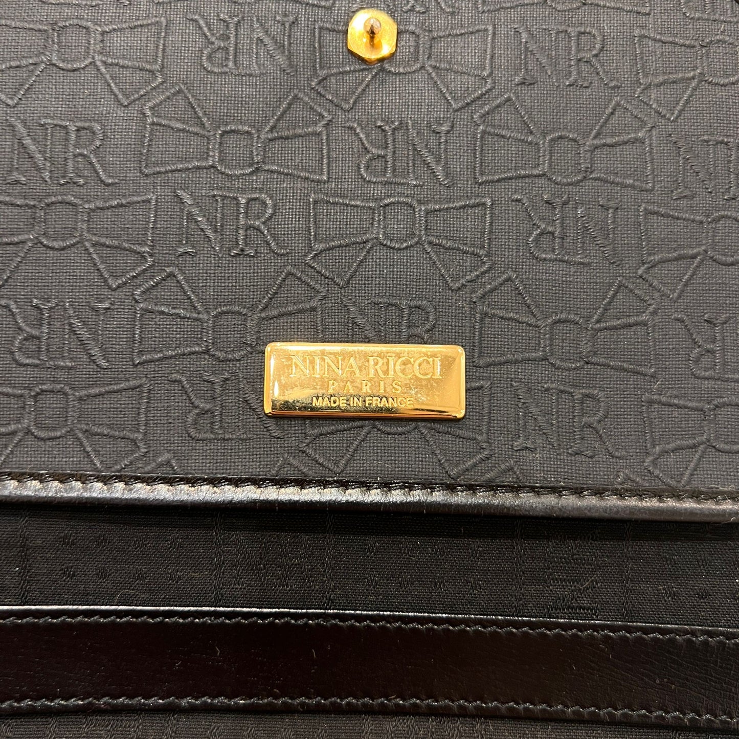 Nina Ricci Vintage Bow Embossed Leather Black Chain Shoulder Bag