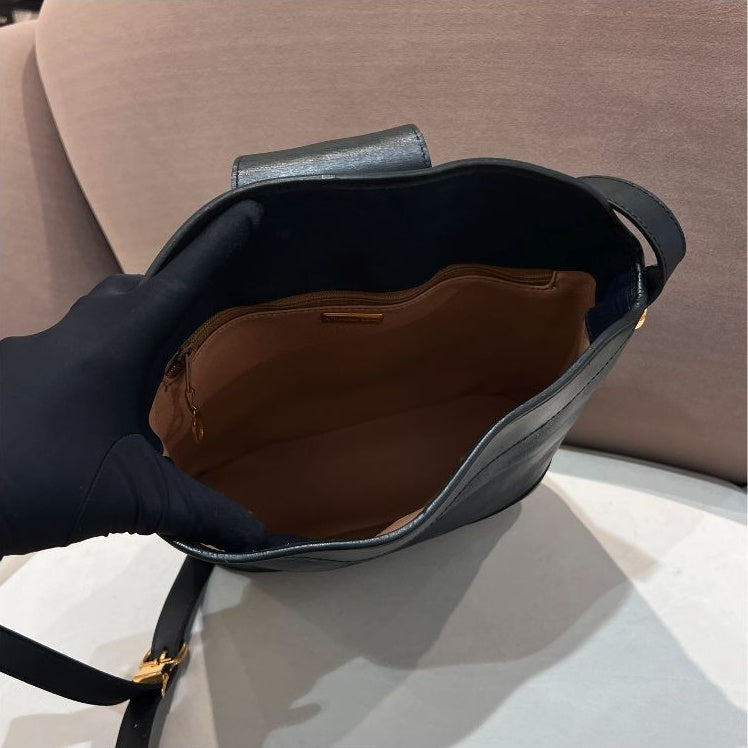 Christian Dior Vintage navy and black gold ring shoulder bag – additional view 09
