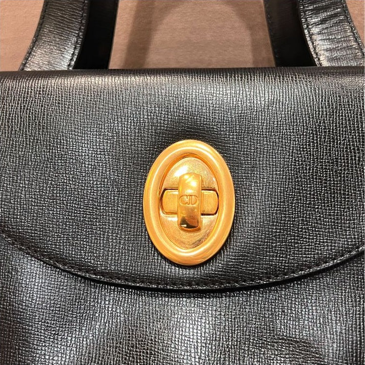 Christian Dior Vintage black leather oval turn-lock handbag – additional view 05