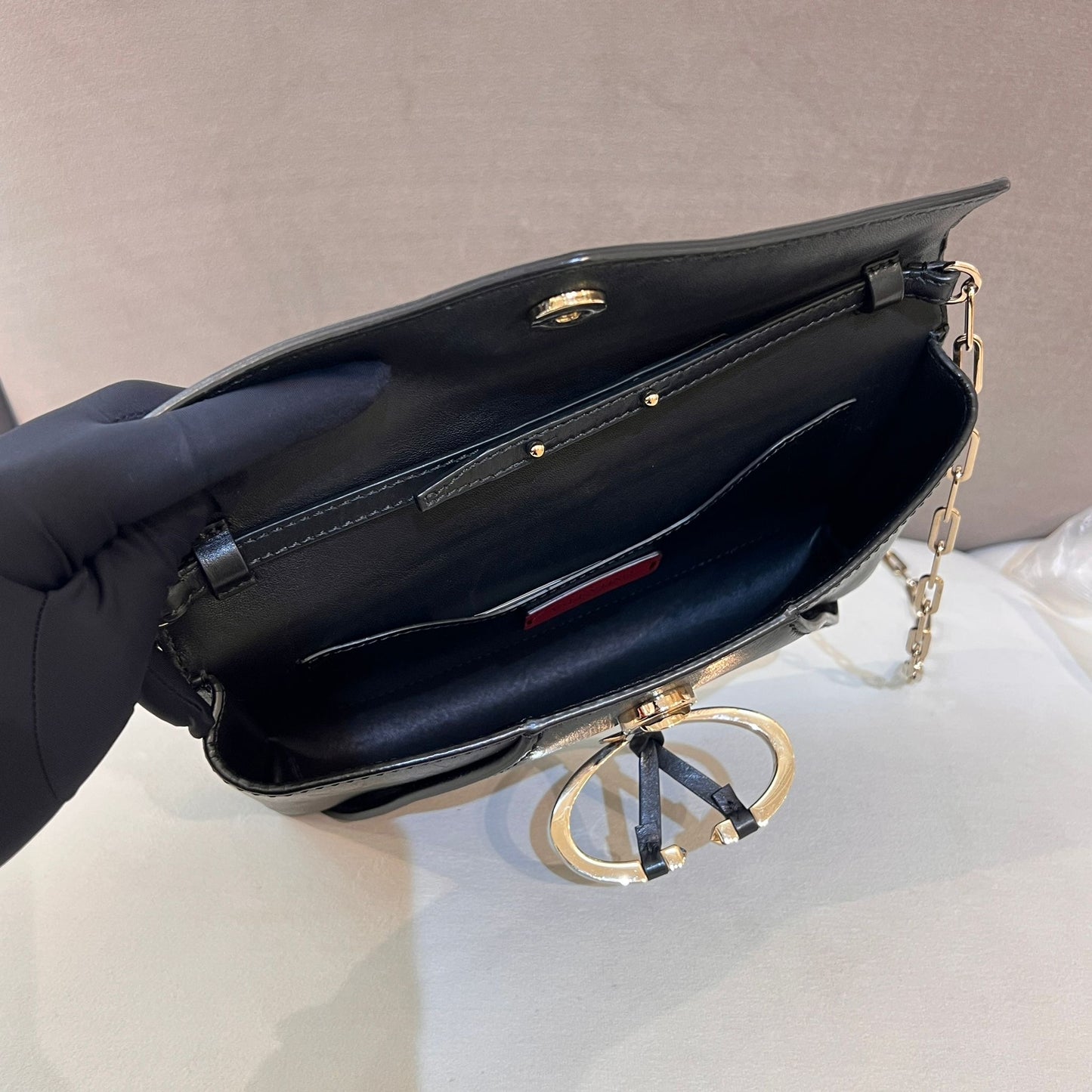 Valentino Garavani Vintage V-Logo Smooth Leather Chain Shoulder Bag