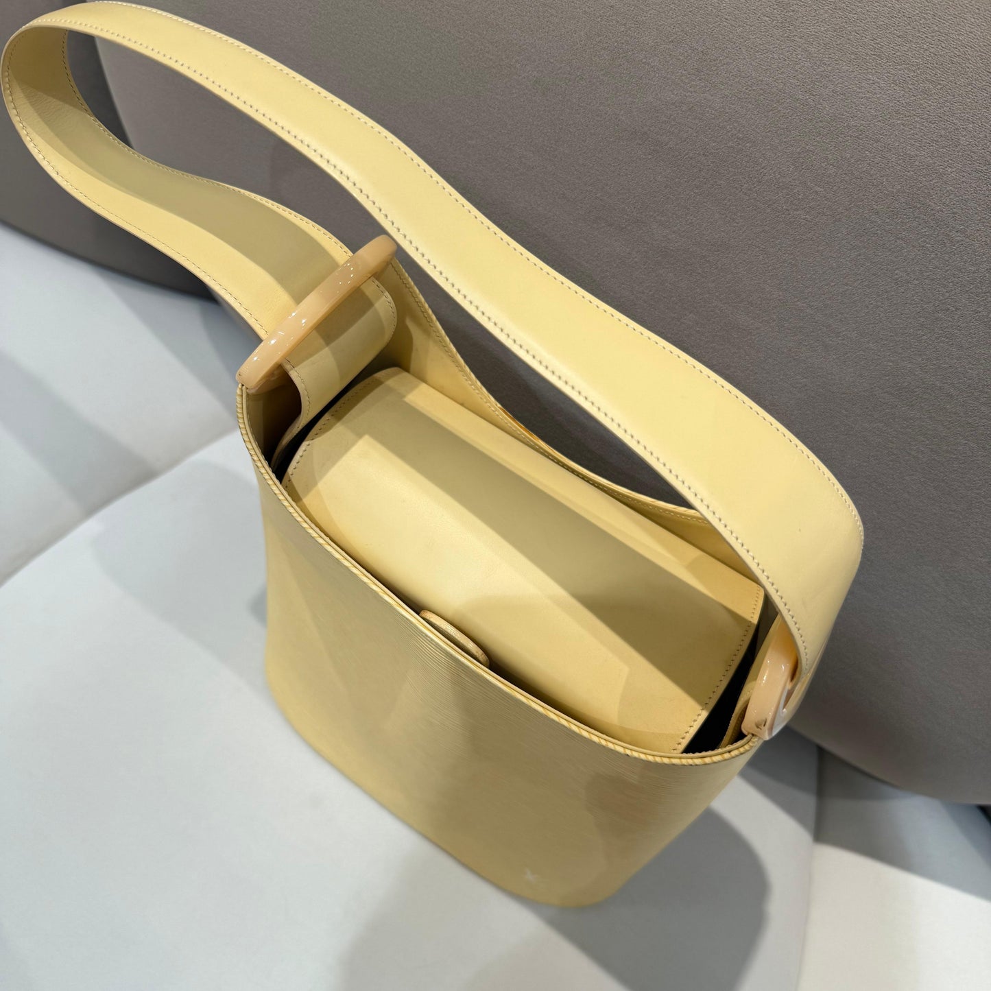 Louis Vuitton Vintage Epi Verseau Vanille Shoulder Bag
