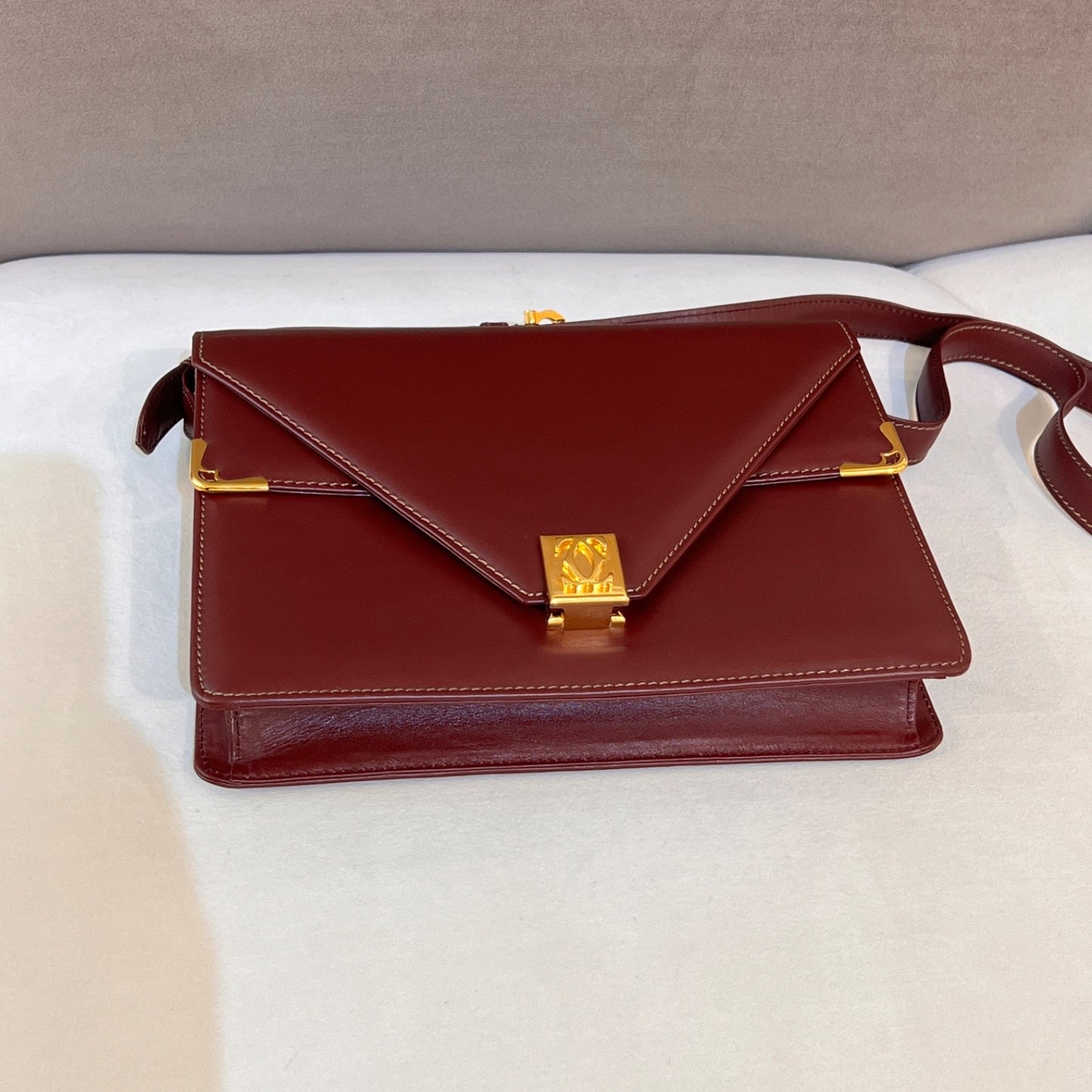 Cartier Must Line Vintage Burgundy Leather Gold Logo Shoulder Bag
