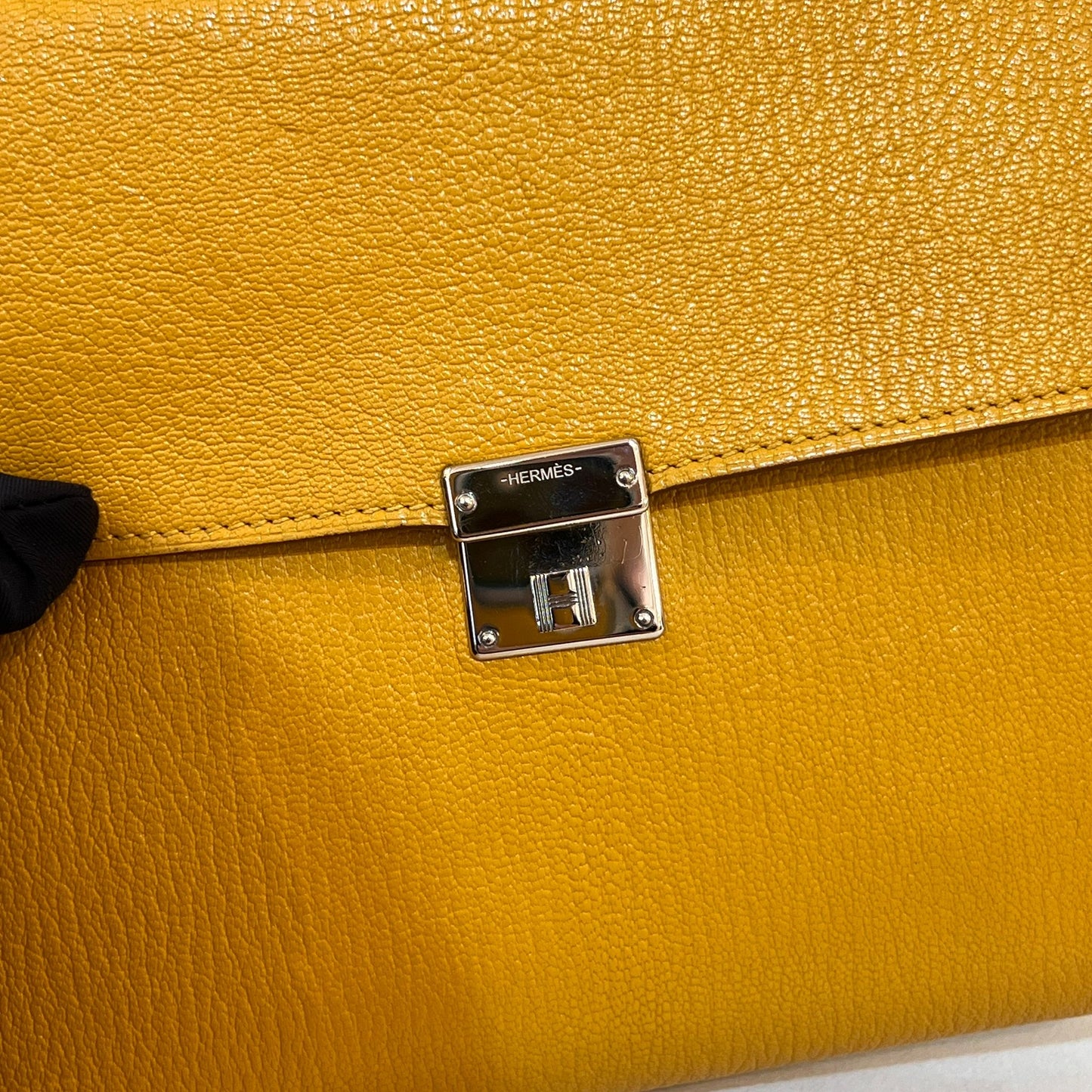 Hermès Click 16 Sun Yellow Leather Shoulder Bag