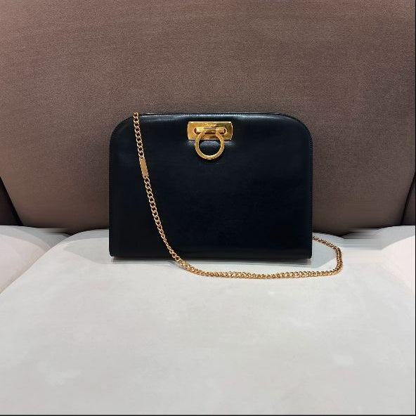 Ferragamo Vintage black Gancini chain shoulder bag – front view