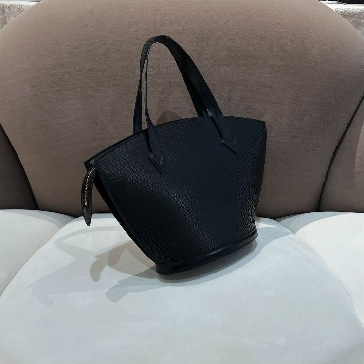 Louis Vuitton Vintage Epi Saint Jacques M52272 handbag in Noir – additional view 04
