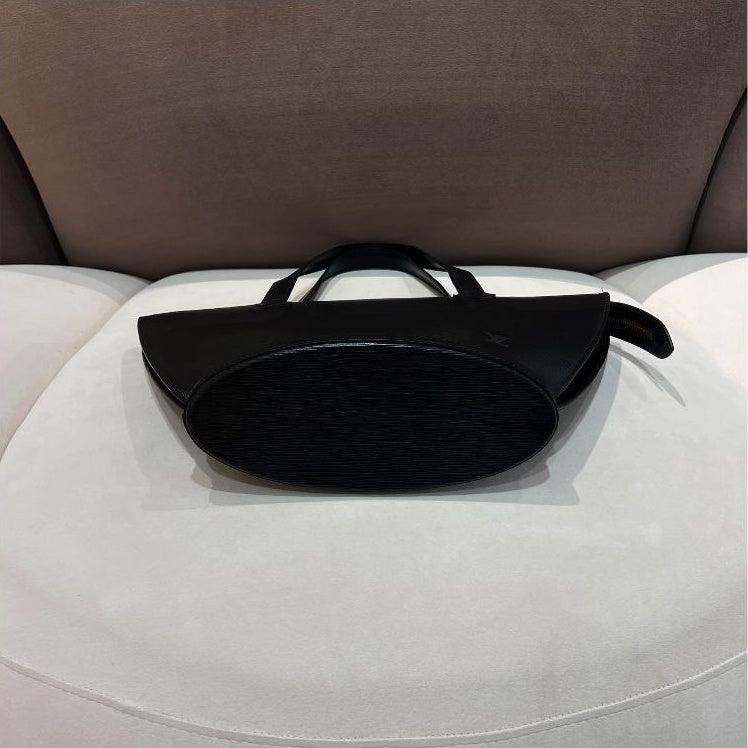 Louis Vuitton Vintage Epi Saint Jacques M52272 handbag in Noir – additional view 06