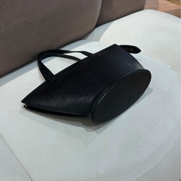 Louis Vuitton Vintage Epi Saint Jacques M52272 handbag in Noir – additional view 07