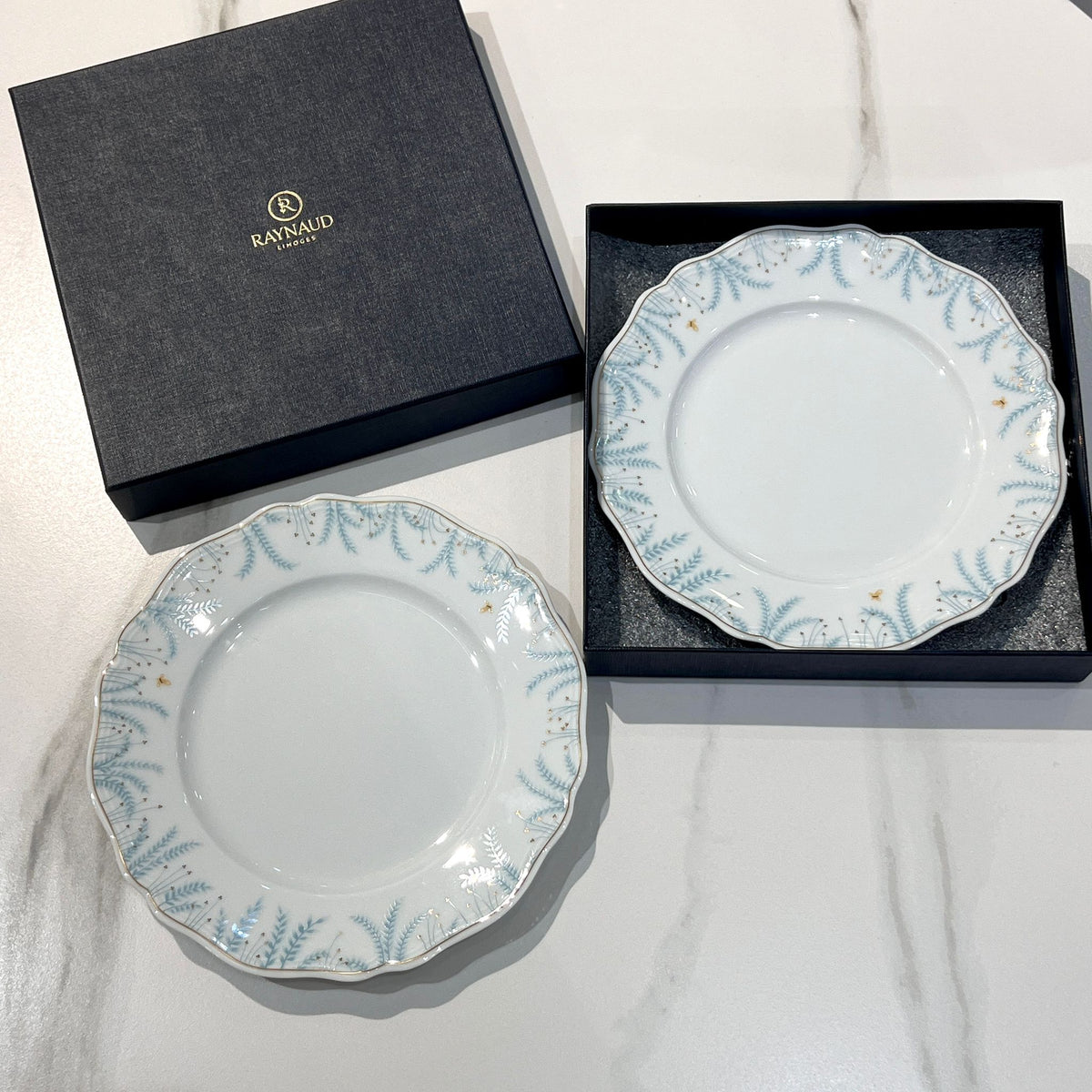 Van Cleef & Arpels porcelain plates with presentation box