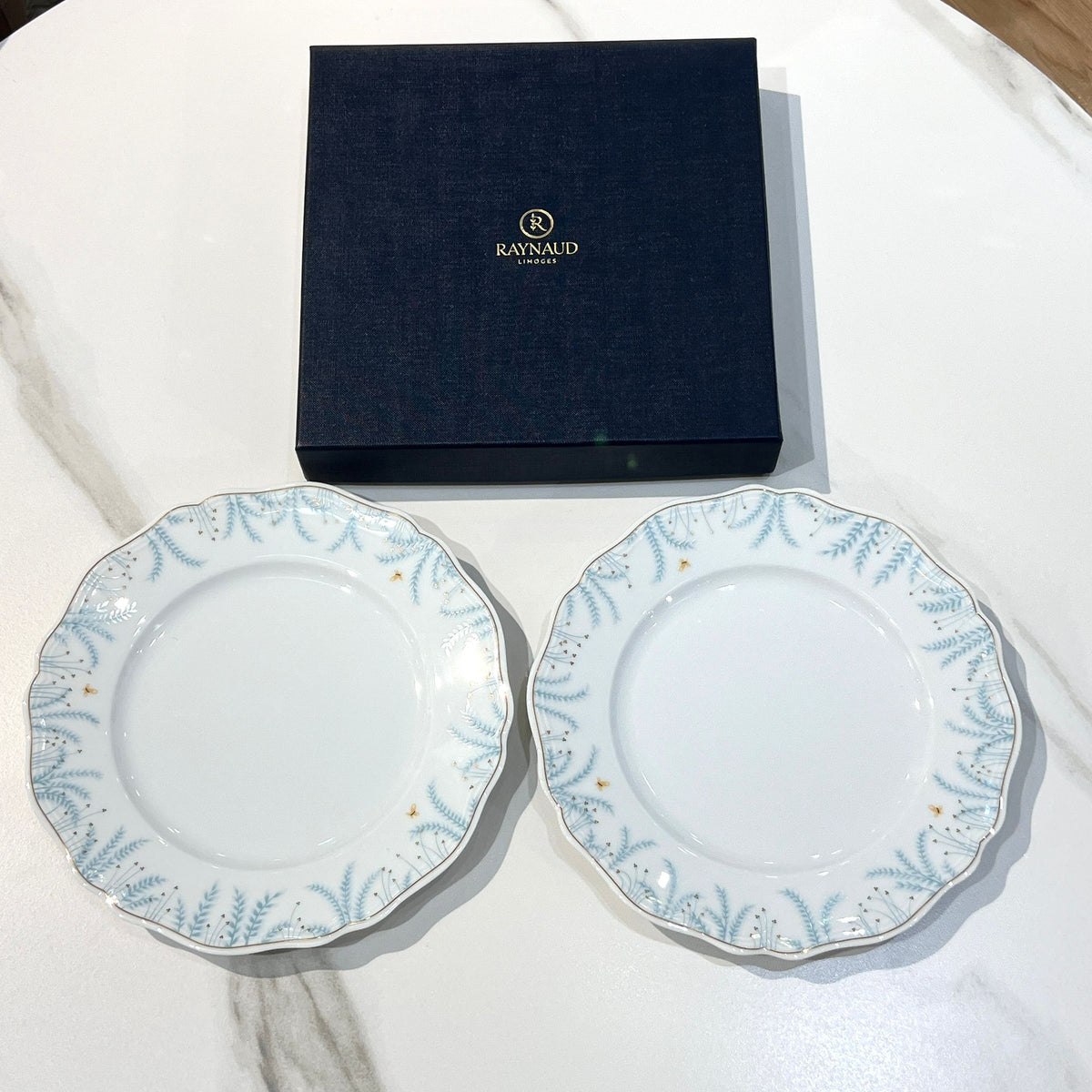 Van Cleef & Arpels porcelain plate pattern detail